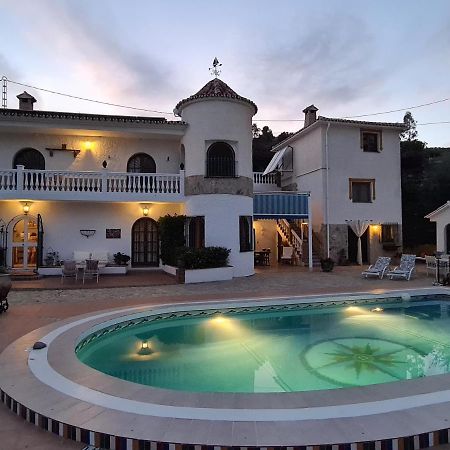 مبيت وإفطار Alcaucín Casa Estrella De Salia المظهر الخارجي الصورة